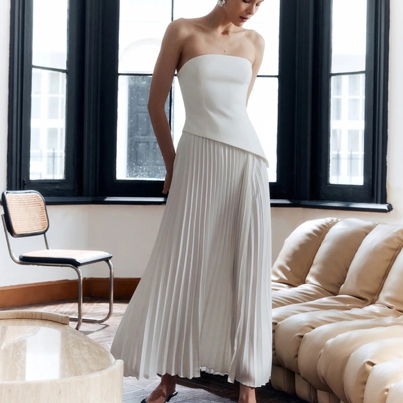 NWT COMMENSE Solid Pleated Strapless Split Dress White - Size XS - Picture 5 of 7